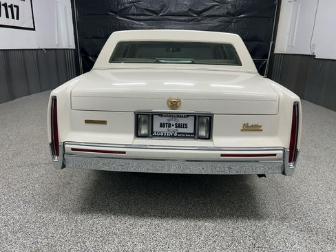 Used 1991 Cadillac De Ville Sedan FWD image 5