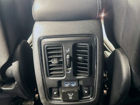 Used 2020 Jeep Grand Cherokee Overland image 31