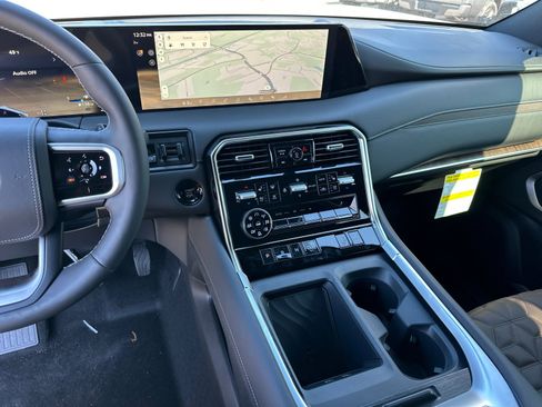 New 2026 Nissan Armada Platinum Reserve image 31