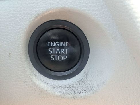 Used 2024 Toyota Corolla Cross LE FWD image 31