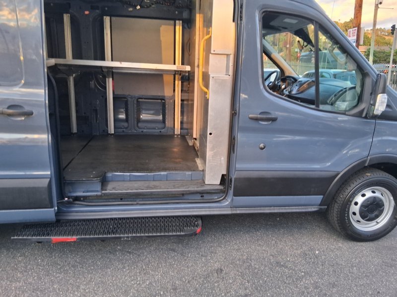 Used 2019 Ford Transit 250 148 High Roof Extended RWD image 22