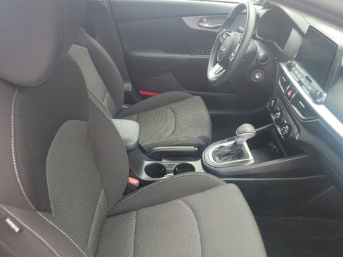 Used 2023 Kia Forte LXS image 6