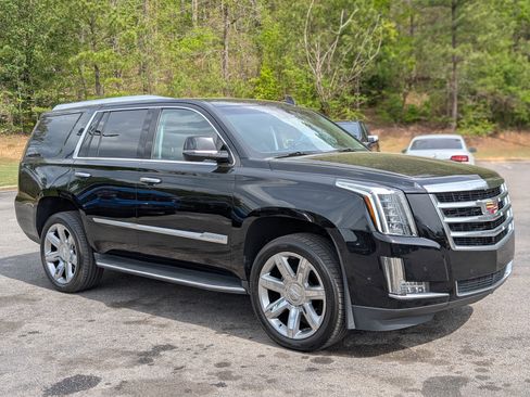 Used 2018 Cadillac Escalade Luxury image 11