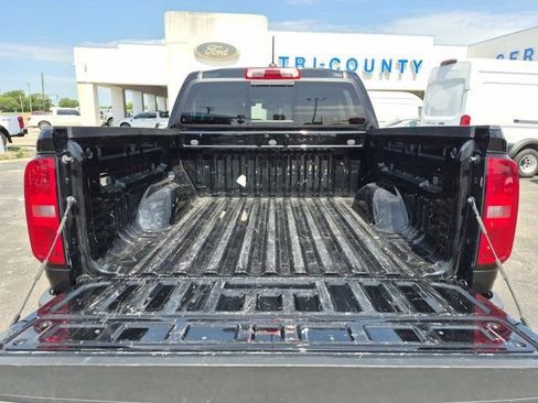 Used 2022 Chevrolet Colorado LT w/ LT Convenience Package AWD/4WD image 9