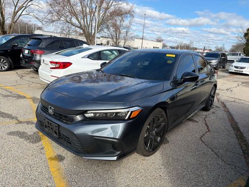 Used 2024 Honda Civic Sport image 9