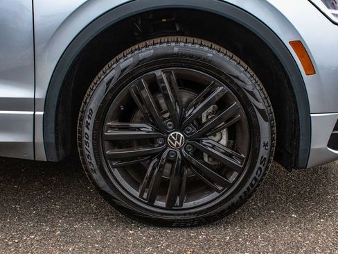 Used 2022 Volkswagen Tiguan SE R-Line AWD/4WD image 7