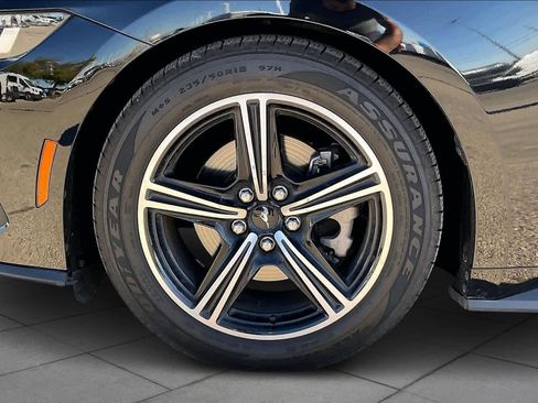 Used 2024 Ford Mustang Premium image 9