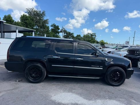 Used 2014 Cadillac Escalade ESV Luxury AWD/4WD image 2