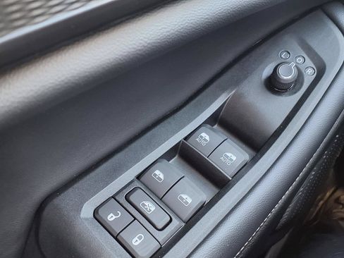 Used 2025 Jeep Grand Cherokee Altitude AWD/4WD image 16