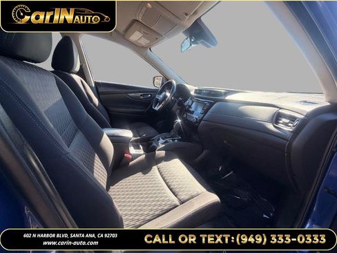 Used 2020 Nissan Rogue SV FWD image 8