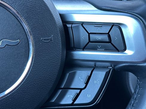 Used 2018 Ford Mustang Coupe image 25