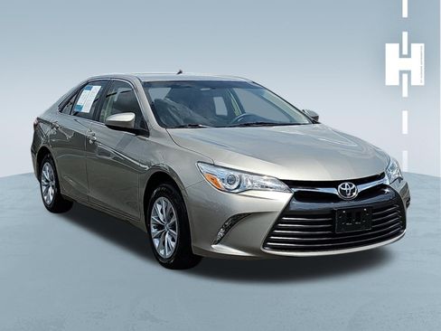 Used 2016 Toyota Camry LE FWD image 1
