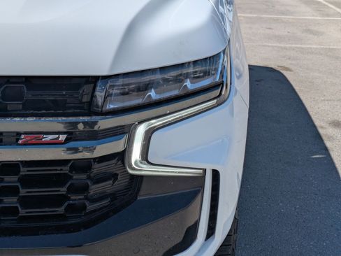 Used 2021 Chevrolet Tahoe Z71 w/ Luxury Package AWD/4WD image 10