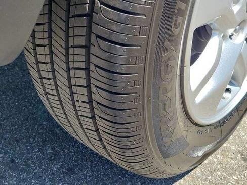 Used 2026 Hyundai Venue SE FWD image 27