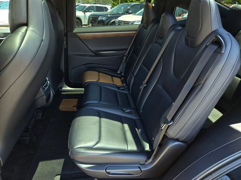 Used 2018 Tesla Model X 75D AWD/4WD image 14