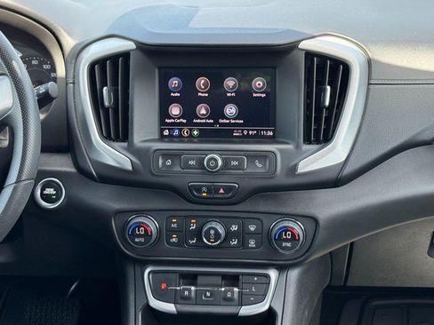 Used 2022 GMC Terrain SLE w/ Driver Convenience Package FWD image 13