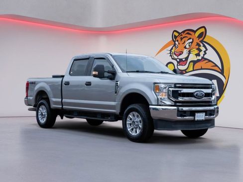 Used 2020 Ford F250 XLT w/ Snow Plow Prep Package image 3