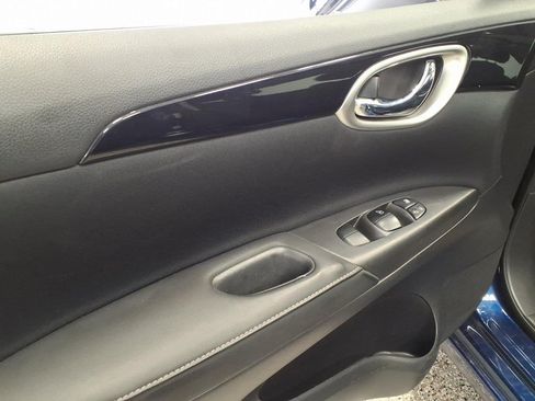 Used 2019 Nissan Sentra SV w/ Special Edition Pkg w/ Special Edition Package FWD image 8