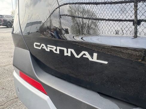 Used 2025 Kia Carnival image 19