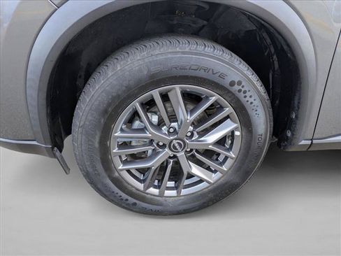 Used 2024 Nissan Rogue S AWD/4WD image 22