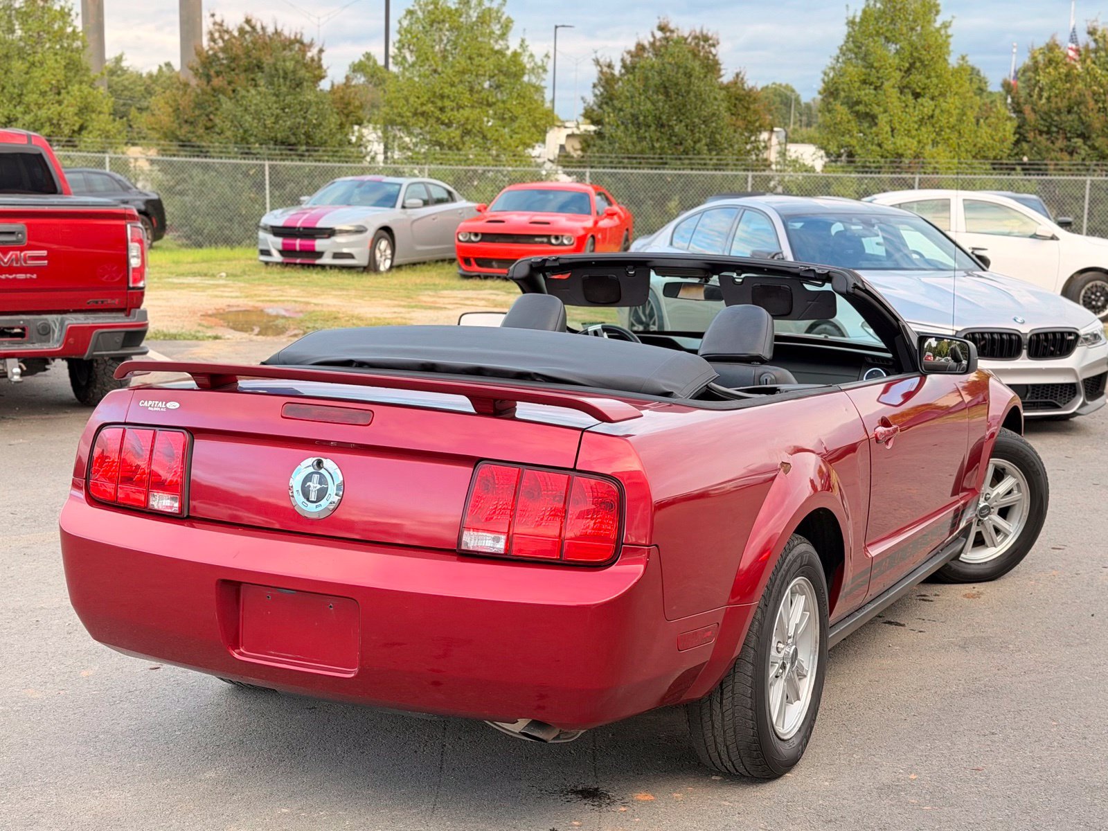Used 2006 Ford Mustang Convertible RWD image 7