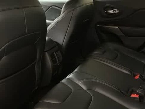 Used 2021 Jeep Cherokee Latitude Lux FWD image 27
