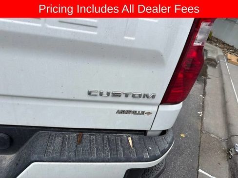 Used 2023 Chevrolet Silverado 1500 Custom AWD/4WD image 18