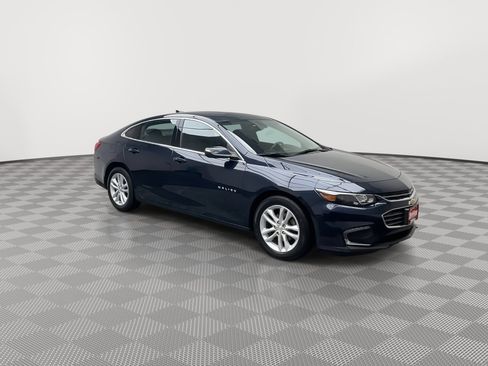 Used 2018 Chevrolet Malibu LT image 34