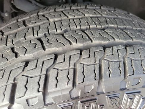 Used 2024 GMC Canyon AT4 w/ AT4 Premium Package image 30