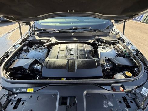 Used 2020 Land Rover Discovery Landmark image 29