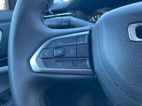 Used 2024 Jeep Compass Latitude image 13