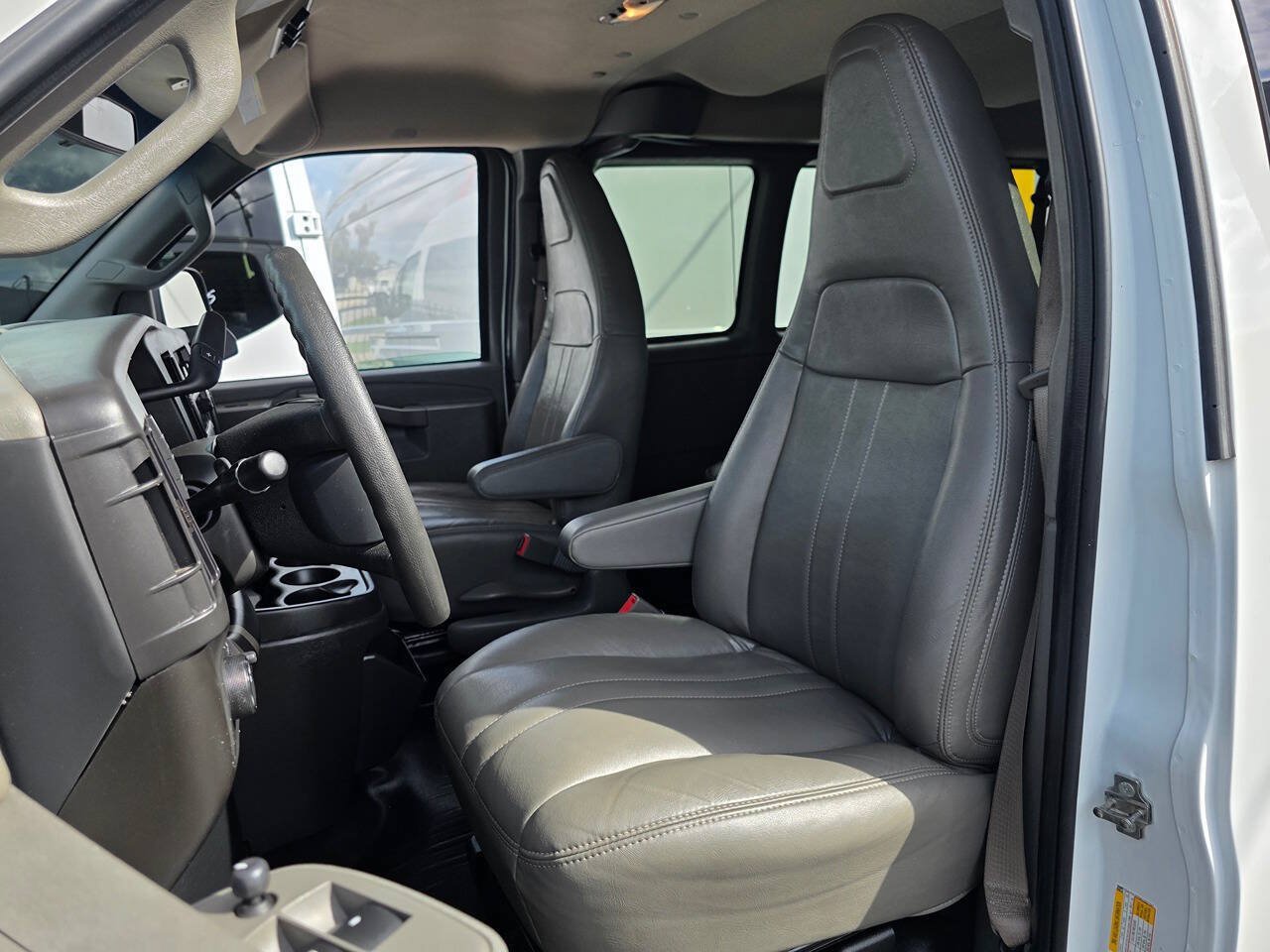 Used 2024 Chevrolet Express 3500 LS RWD image 11