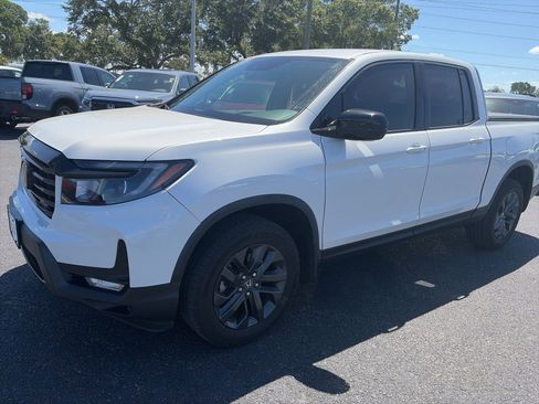 Used 2023 Honda Ridgeline Sport image 3