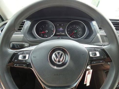 Used 2018 Volkswagen Tiguan S FWD image 18