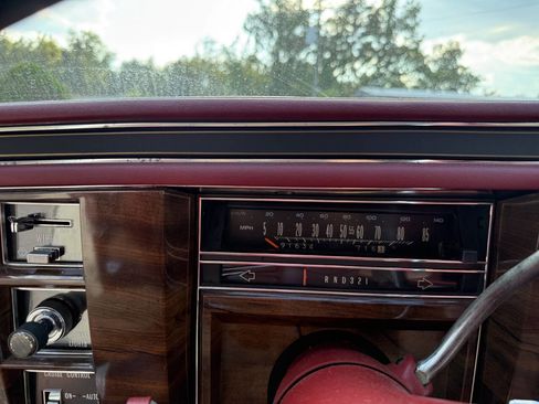 Used 1989 Cadillac Brougham image 18