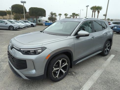 New 2026 Volkswagen Tiguan SE image 48