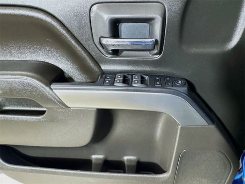 Used 2018 Chevrolet Silverado 1500 LT w/ Texas Edition image 15