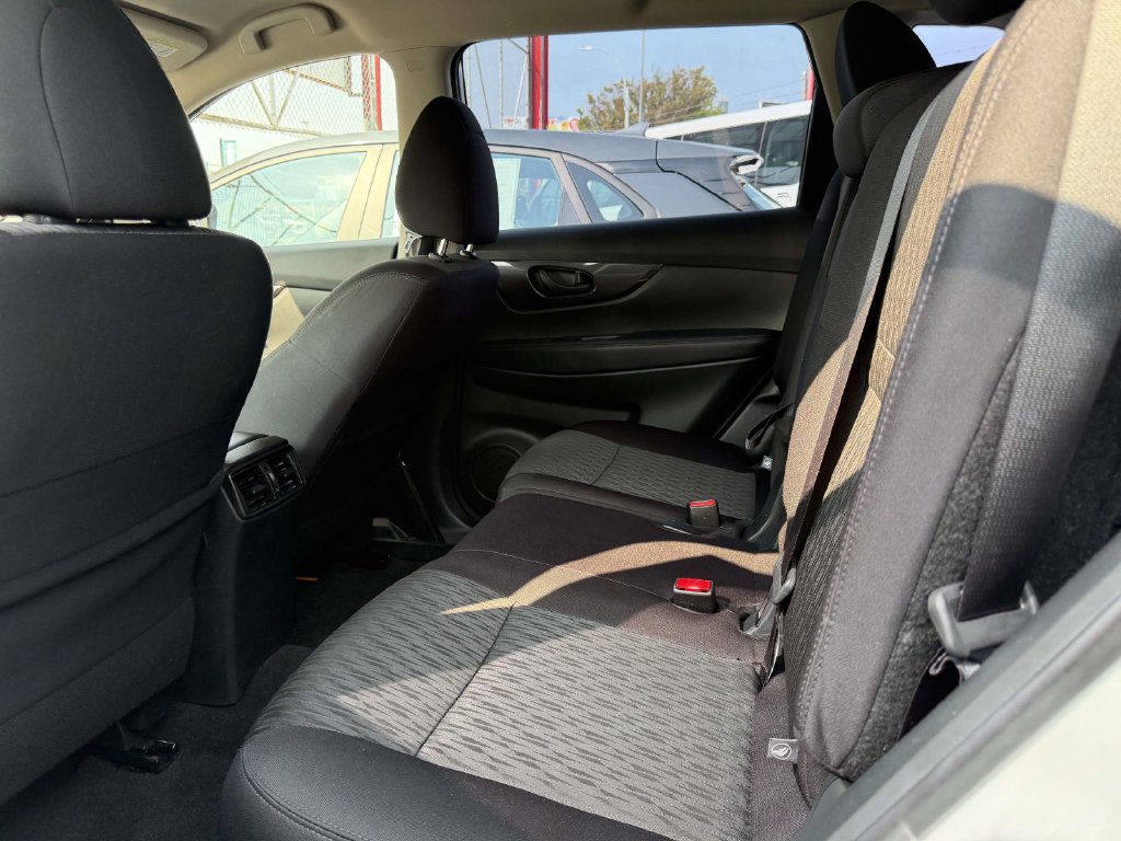 Used 2019 Nissan Rogue S AWD/4WD image 13