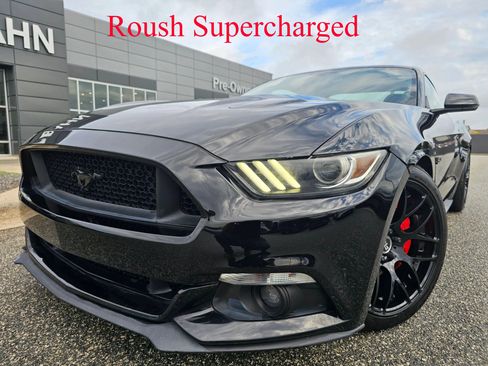 Used 2017 Ford Mustang GT Premium w/ Black Accent Package RWD image 1