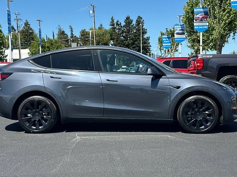 Used 2023 Tesla Model Y Long Range AWD/4WD image 7