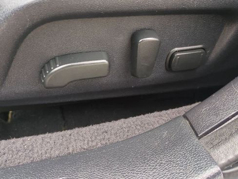 Used 2017 Subaru Outback 2.5i Limited image 16