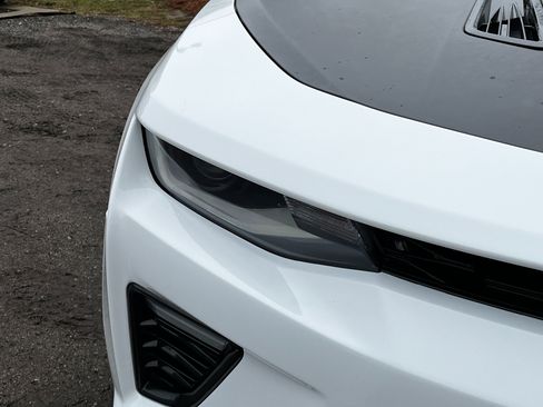 Used 2018 Chevrolet Camaro SS image 13