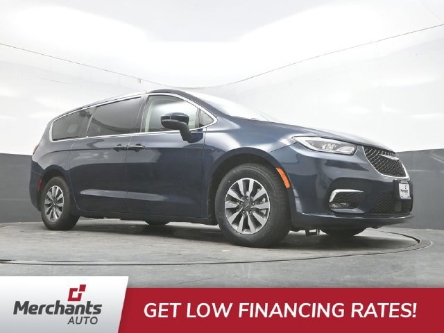 Used 2023 Chrysler Pacifica Touring-L FWD image 34