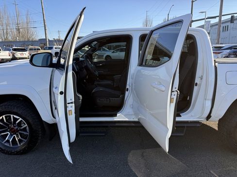 Used 2022 Toyota Tacoma TRD Sport image 20