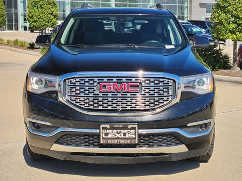 Used 2017 GMC Acadia Denali image 2