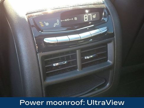 Used 2025 Cadillac XT5 Premium Luxury image 14