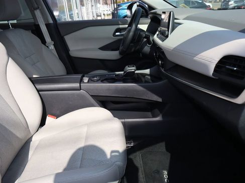 Certified 2025 Nissan Rogue SV AWD/4WD image 26