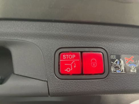 Used 2025 Mercedes-Benz GLE 450e 4MATIC image 33