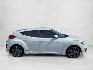 Used 2016 Hyundai Veloster Turbo FWD video 4