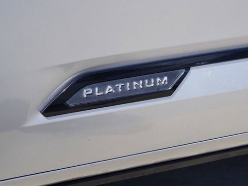 Used 2023 Toyota Tundra Platinum AWD/4WD image 9
